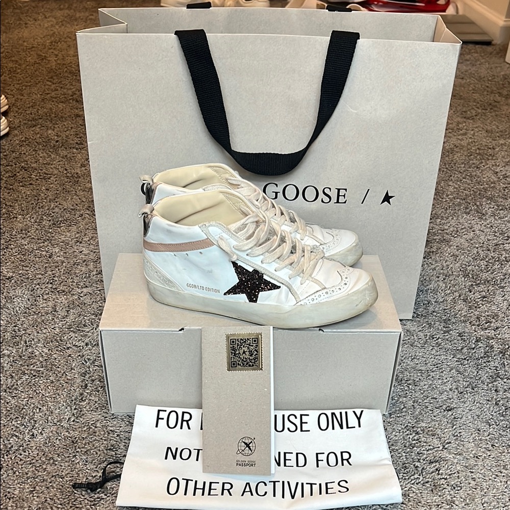 Golden goose mid star LTD in nappa with glitter star and nude leather flash!
